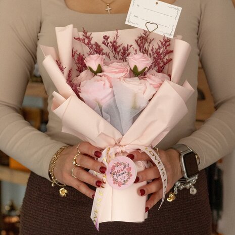 Zeepbloemen boeket roze rozen