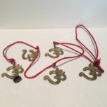 Koord met 5 Ohm-symbolen en 1 belletje Koord met 5 Ohm-symbolen en 1 belletje