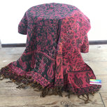Yogastyles meditatie omslagdoek bewerkt rood/zwart Yogastyles meditatie omslagdoek bewerkt rood/zwart