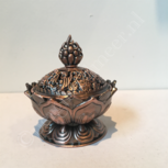 Wierookbrander Lotus met 8 Tibetaanse voorspoedsymbolen koperkleur Wierookbrander Lotus met 8 Tibetaanse voorspoedsymbolen koperkleur