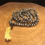 Mala 108 kralen Been met Ohm sierkralen 5mm Mala 108 kralen Been met Ohm sierkralen 5mm