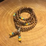 Mala 108 kralen hout met sierkraal 4 mm Mala 108 kralen hout met sierkraal 4 mm